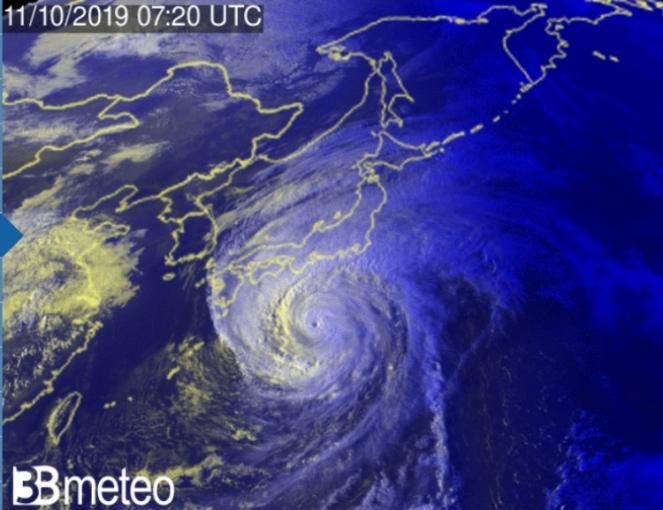 Il tifone Hagibis visto dal satellite
