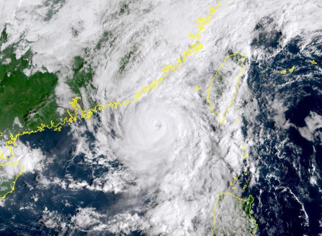 Cronaca meteo. Tifone Koinu, una vittima a Taiwan e vento record. Ora si avvicina alla Cina - Video