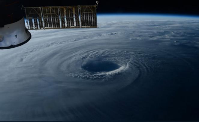 Il tifone Lan fotografato dalla Iss dal nostro Paolo Nespoli