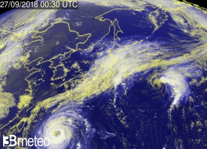 Il tifone Trami visto dal satellite