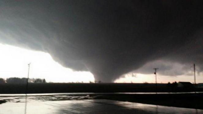 Il tornado di Fairdale, Rochelle, Illinois, USA