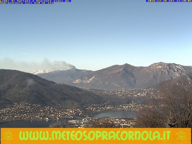 Incendio sui monti lariani dalla webcam di Sopracornola.