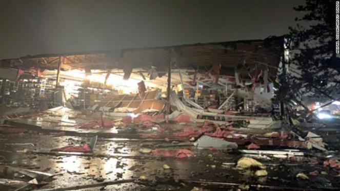 Ingenti danni a Sioux Falls per il passaggio del tornado (Fonte immagine: CNN)