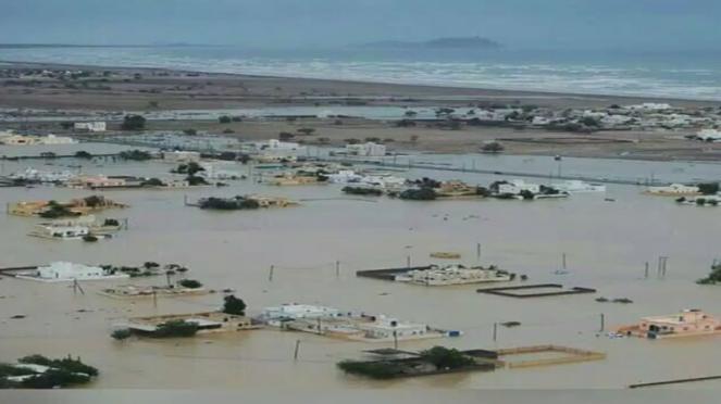 inondazioni per Mekunu nella Penisola arabica