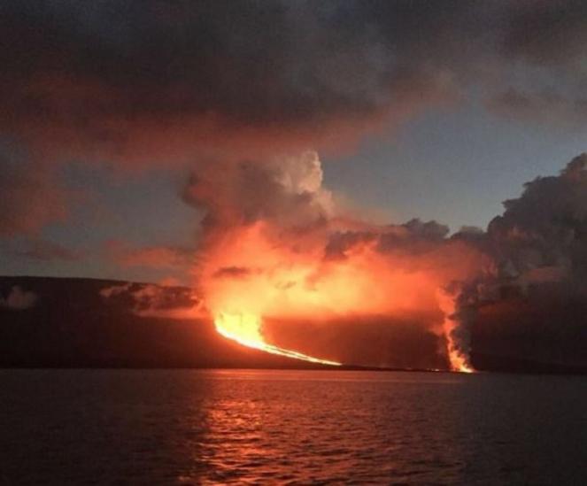 L'eruzione del vulcano La Cumbre (Fonte immagine: marygreeley.com)