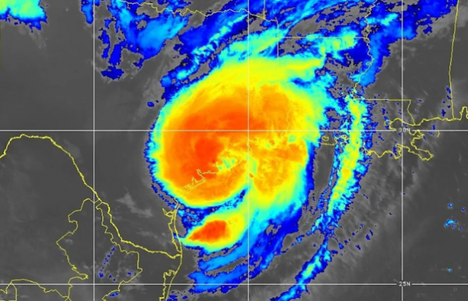 Cronaca meteo. L'uragano Beryl fa landfall in Texas. Piogge torrenziali, venti forti e mareggiate - Video