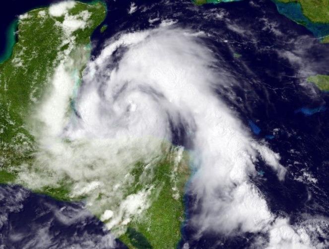 L'uragano Earl visto dal satellite