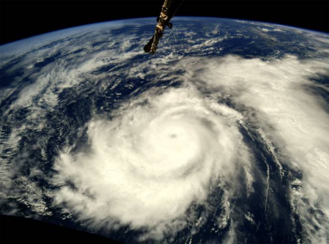 L'uragano Hector visto dal satellite