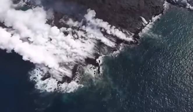 La Palma cresce, la lava del Cumbre Vieja crea nuova terra dal mare