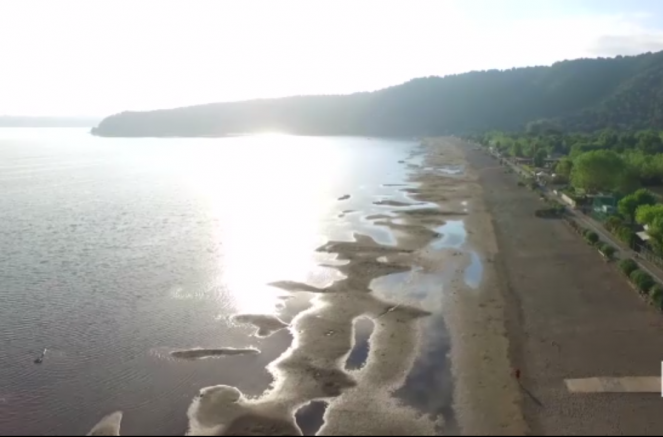 Lago di Bracciano in secca: le riprese del drone