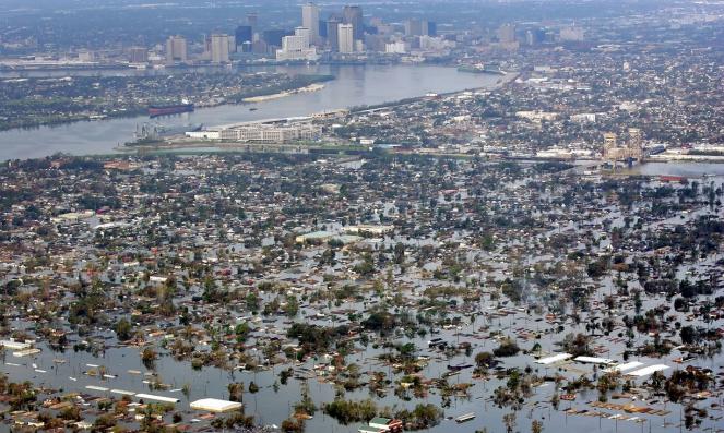 Le immense inondazioni causate dall'uragano Katrina nel 2005
