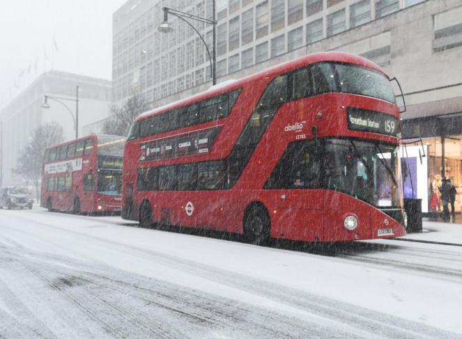 Londra sotto una fitta nevicata con -5