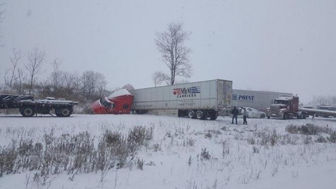 Maxi tamponamento sulla I-95 tra Ohio e Pennsylvania a causa del ghiaccio