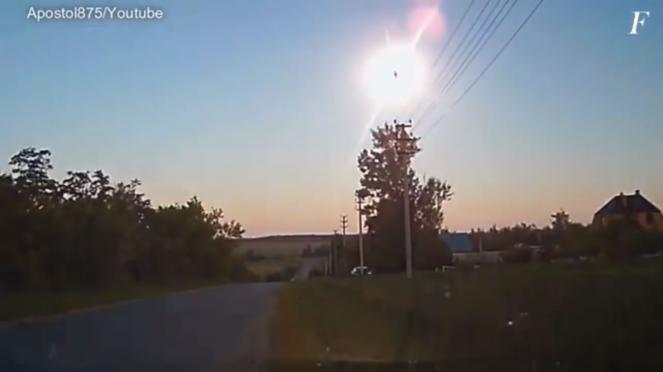 Meteorite si disintegra sui cieli della Russia
