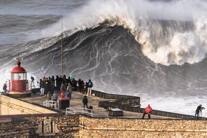 Nazarè Portogallo, le onde più alte del mondo