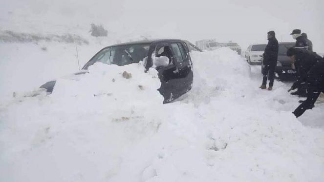 Neve abbondante sui rilievi dell'Algeria