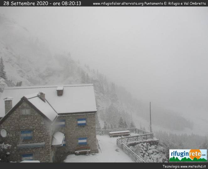 Neve al rifugio Rocca Pietore, Dolomiti bellunesi