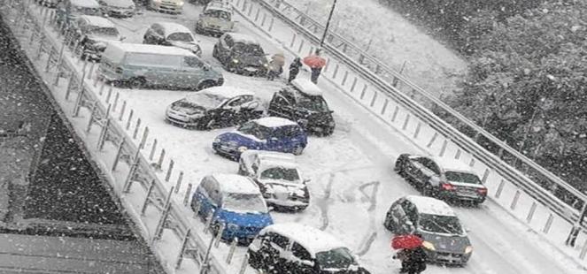 Neve, circolazione bloccata a Napoli. Fonte il Corriere del Mezzogiorno