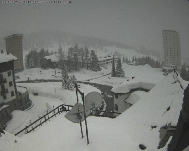 Nevica a Sestriere (TO)