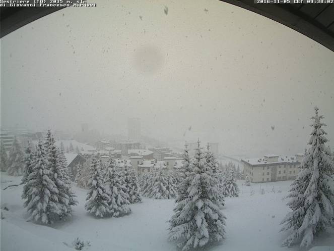 Nevica fitto a Sestriere