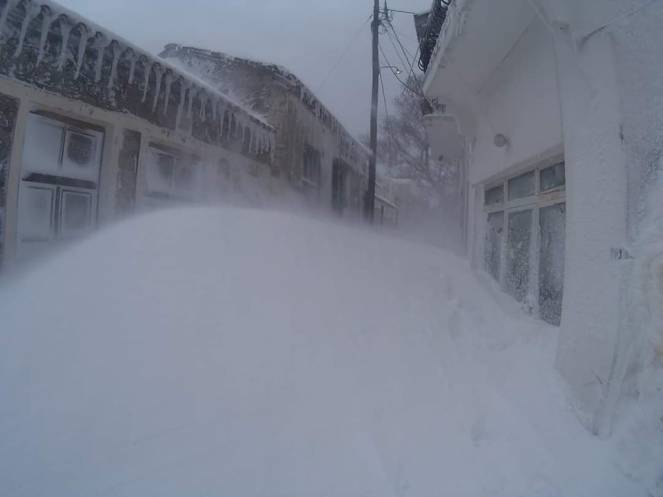 Oltre due metri di neve in Grecia