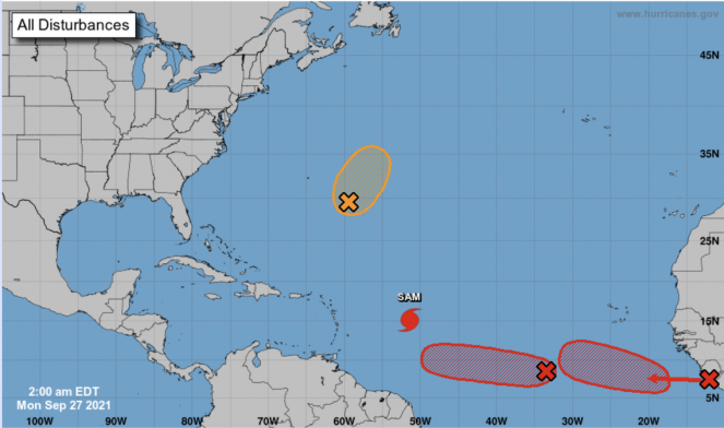 Posizione dell'Uragano Sam e dei tre sistemi che possono evolvere in depressioni tropicali. Fonte NATIONAL HURRICANE CENTER