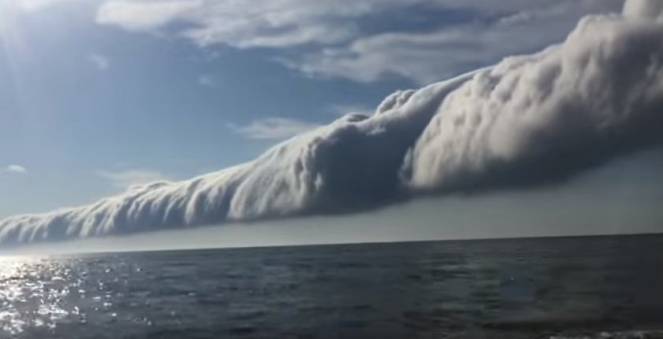 Roll cloud sul Lago Michigan