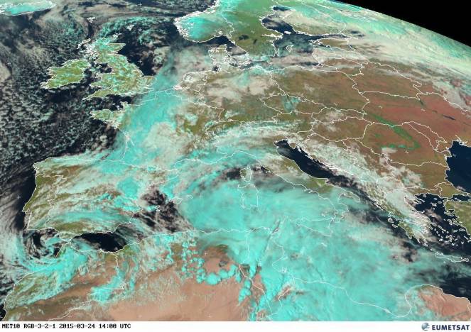Sat: ben visibile ormai anche il secondo vortice con l'occhio sull'Algeria settentrionale