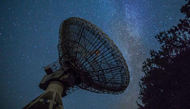 Meteo e Astronomia - Strani segnali dallo spazio allertano i ricercatori. Ma la verità è sconcertante!
