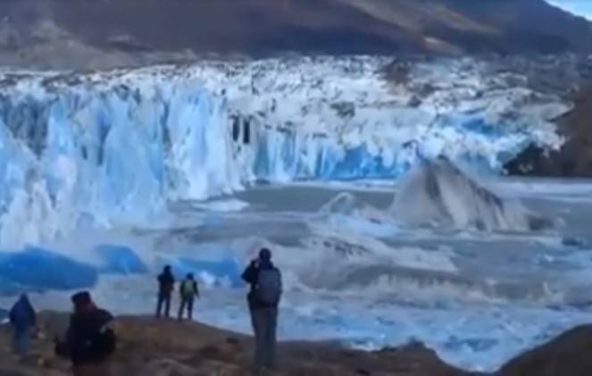 Si sbriciola il ghiacciaio Viedma in Patagonia