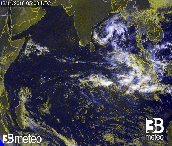 Tempesta tropicale Gaja vista del satellite