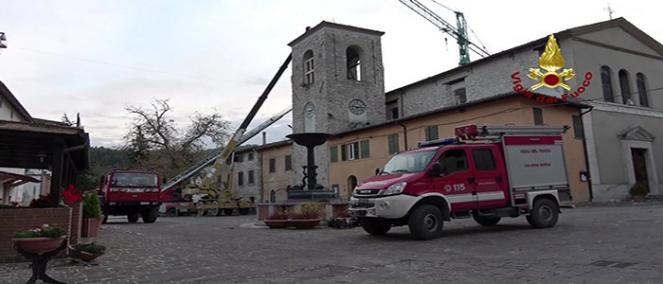 Terremoto Marche epicentro Muccia Magnitudo 4.7 diversi danni, crolla campanile di una chiesa del 600