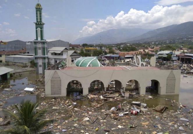 Terremoto maremoto in Indonesia, sale a oltre 1200 il numero delle vittime