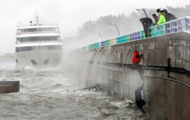 Tifone Chaba molti danni tra Giappone e Korea
