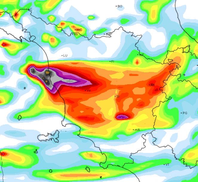 Toscana, giovedì 11 giugno: il settore posto a WNW quello più a rischio per forti piogge. 