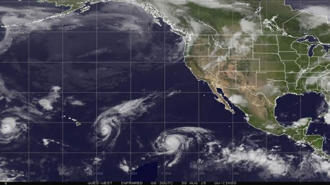tre cicloni di categoria 4 sul Pacifico