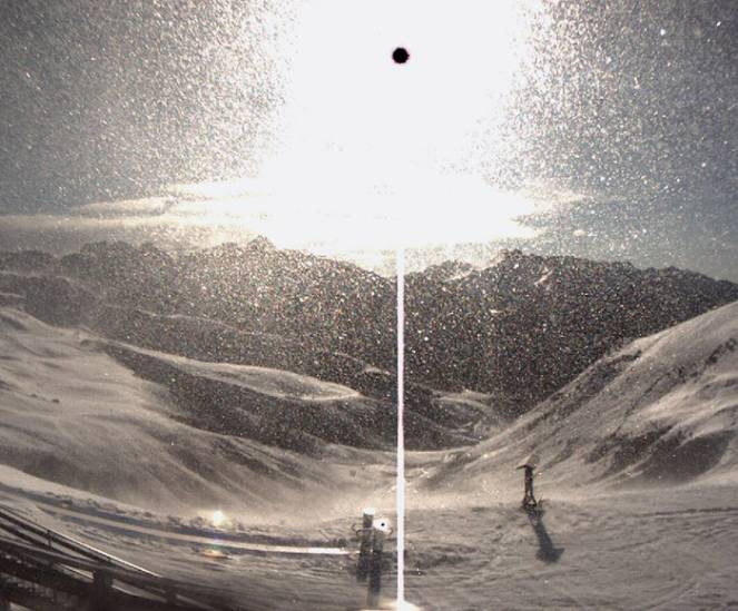 una tipica immagine di webcam messa contro sole