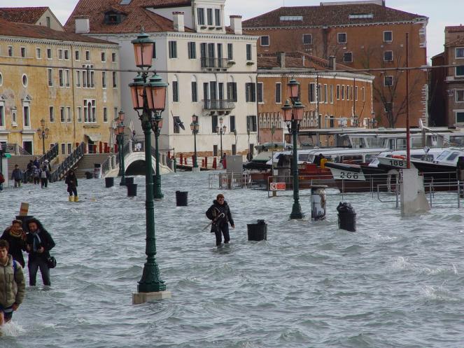 Venezia durante l'acqua alta