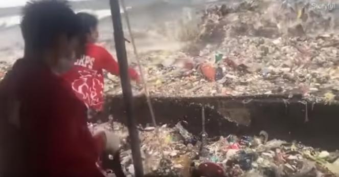 Vere e proprie onde di plastica sui mari delle Filippine