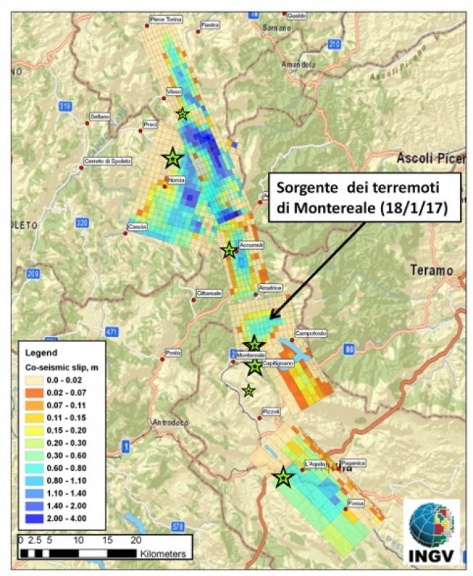 Vista in pianta dei segmenti di faglia che si sono attivati dal 2009 ad oggi con eventi sismici di diversa magnitudo. E' indicata la sorgente dei terremoti di Montereale (fonte: INGV)