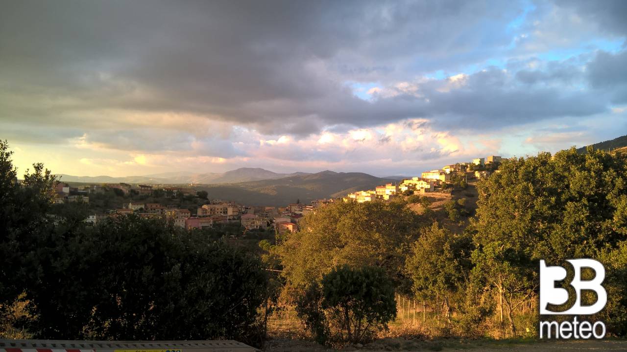foto-meteo-esterzili-tramonto-di-fine-estate-3b-meteo
