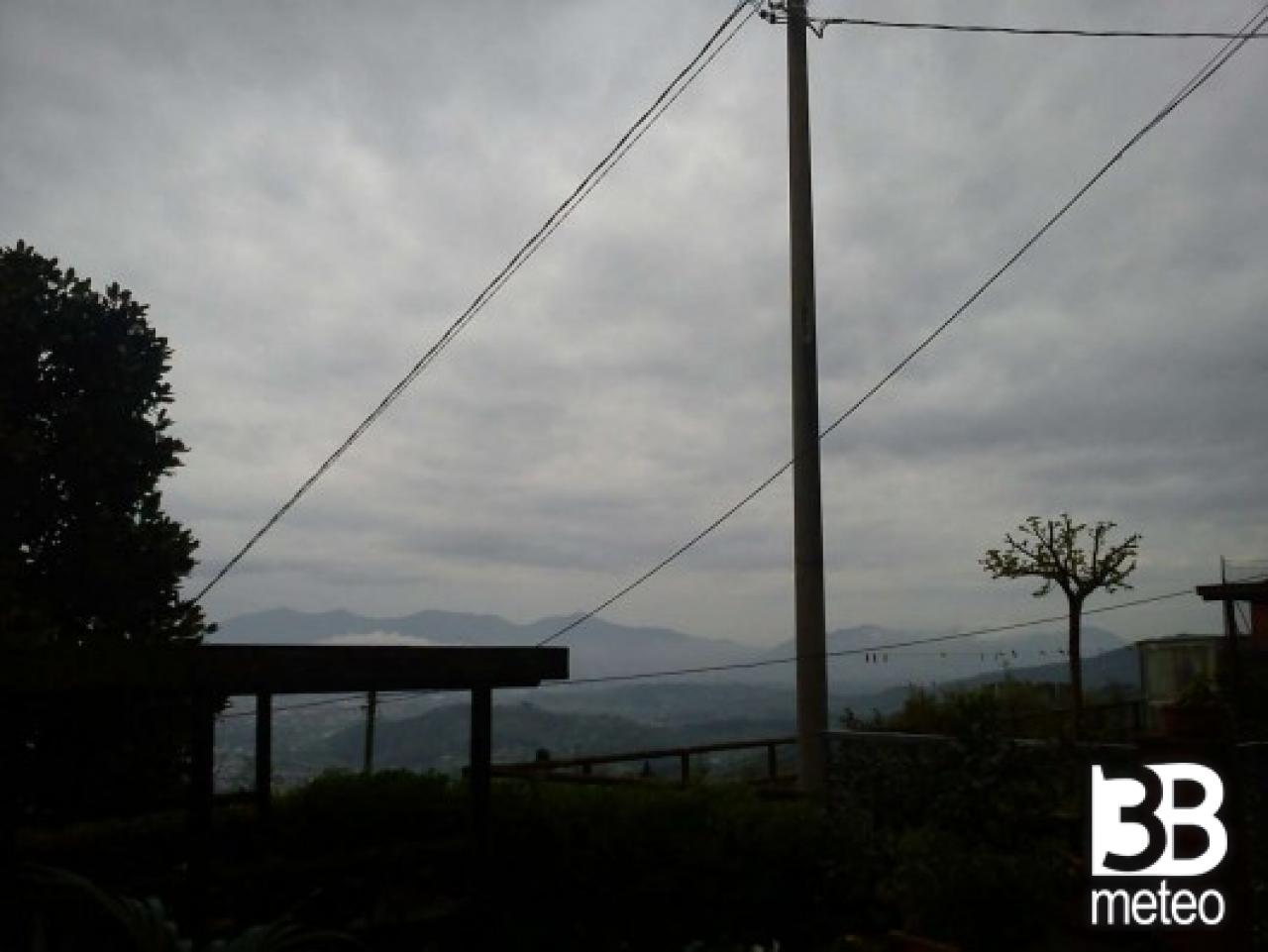 Meteo Lucca: domenica nebbie o nubi basse, poi piogge - 3bmeteo
