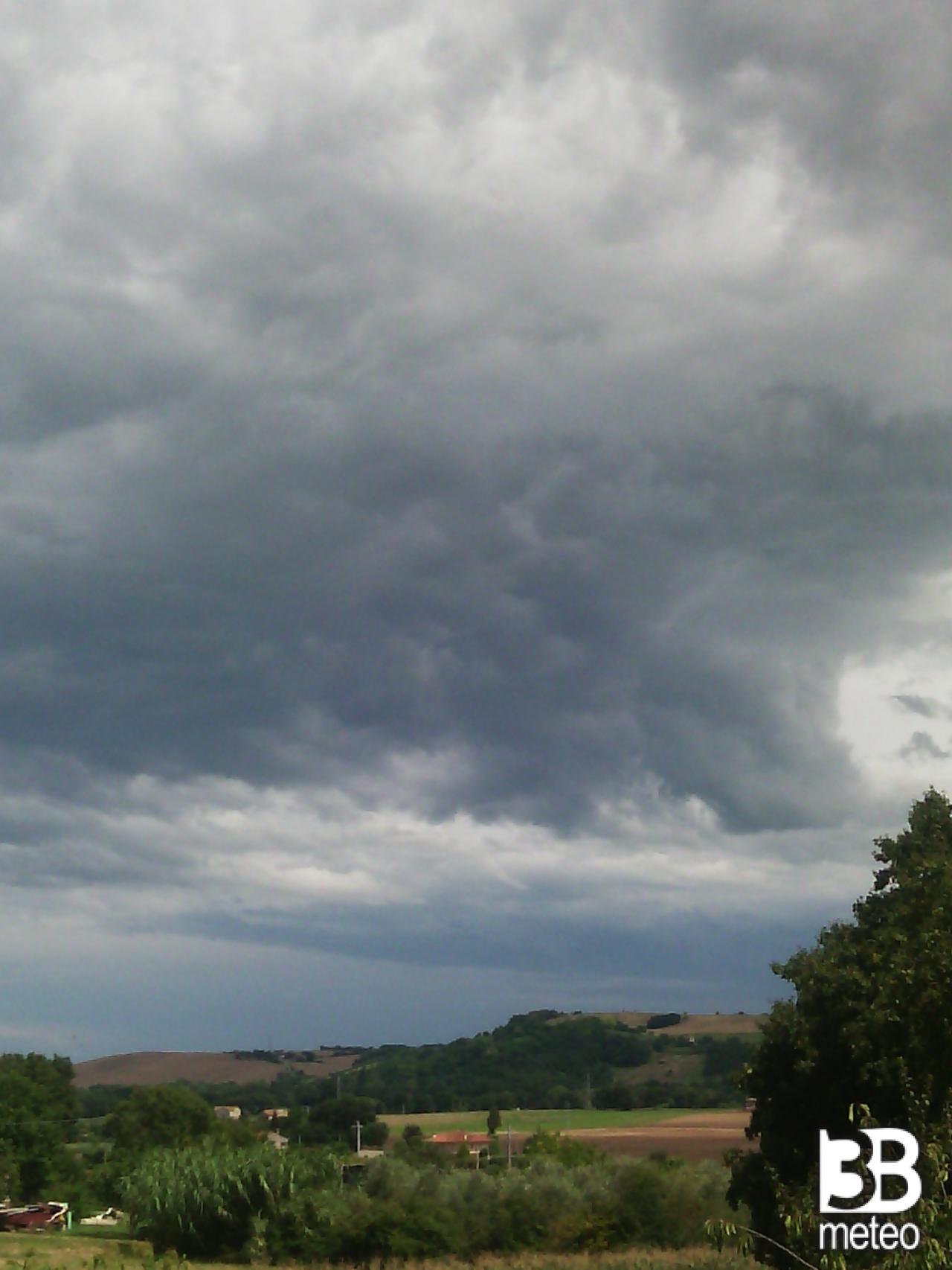 Meteo Urbino: molte nubi fino a lunedì, discreto martedì - 3bmeteo