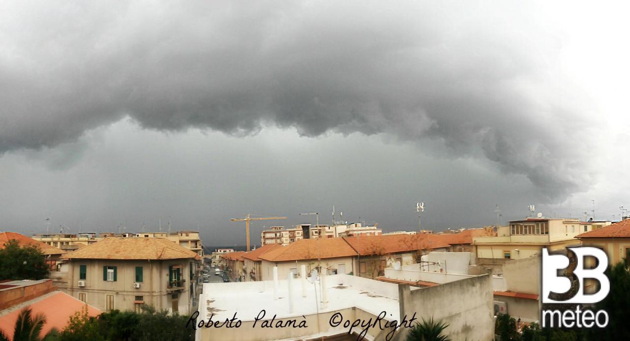 Meteo Reggio Calabria: qualche possibile rovescio lunedì, piogge martedì, bel tempo mercoledì - 3bmeteo