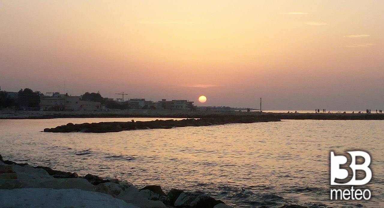 Foto Meteo Tramonto Mola Di Bari 3B Meteo