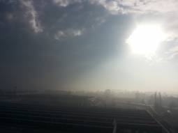 Sole nebbia e nuvole a Bologna