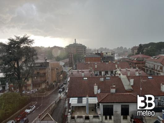 pioggia grandine e vento