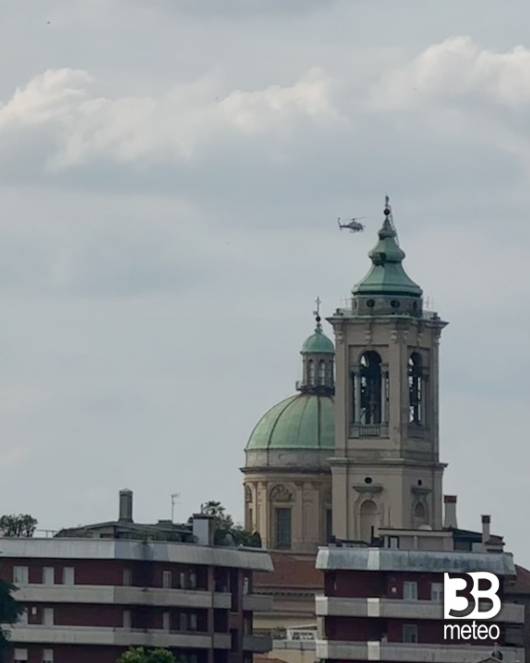 9-6-2026 Rho elicottero sul santuario