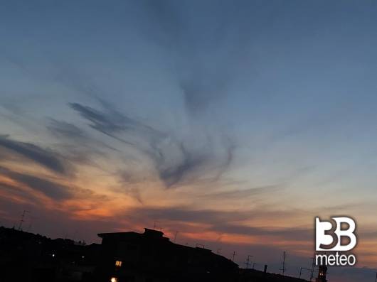 ormai e' tardi guarda il tempo vola via. la mery