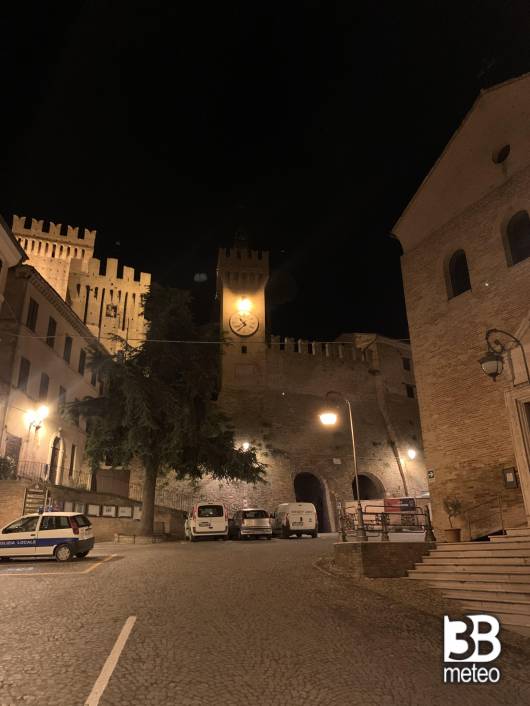 Offagna di notte